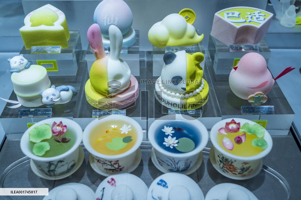 A Creative Cakes Shop in Chengdu, China