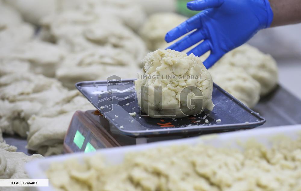 China Manufacturing Industry Mooncakes