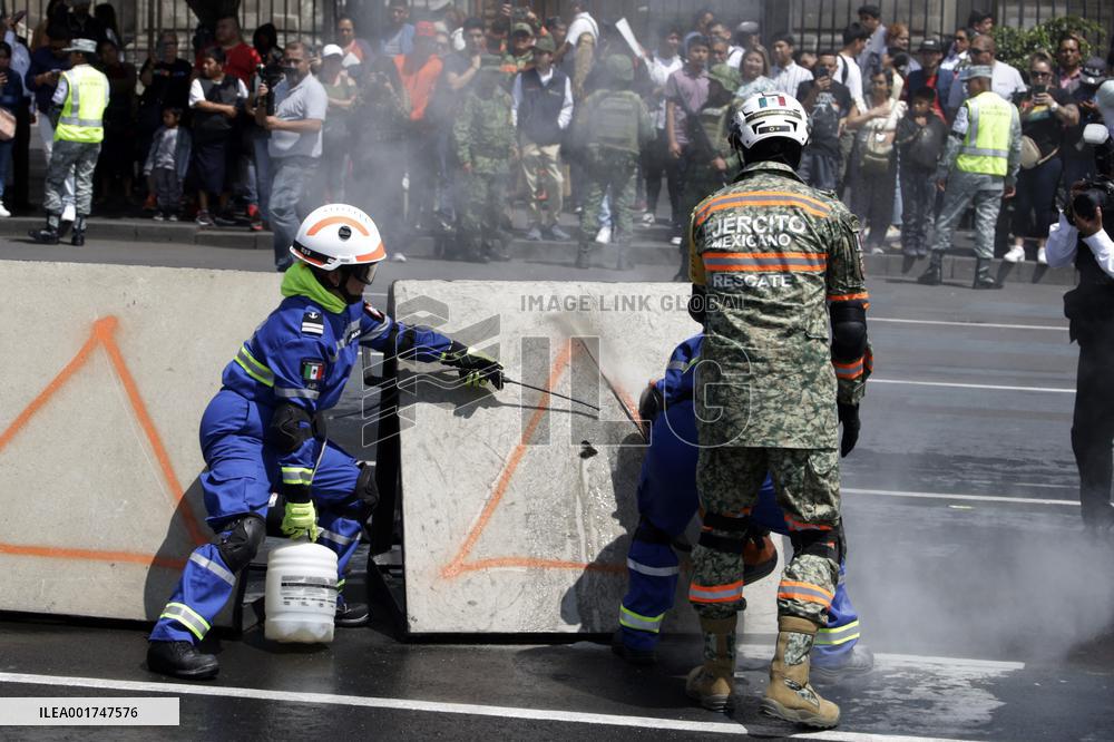 Earthquake Drill - Mexico