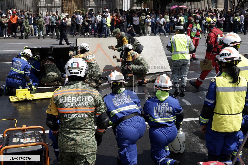 Earthquake Drill - Mexico