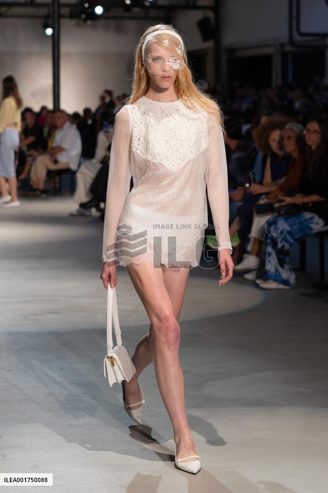 MFW - N21 Runway