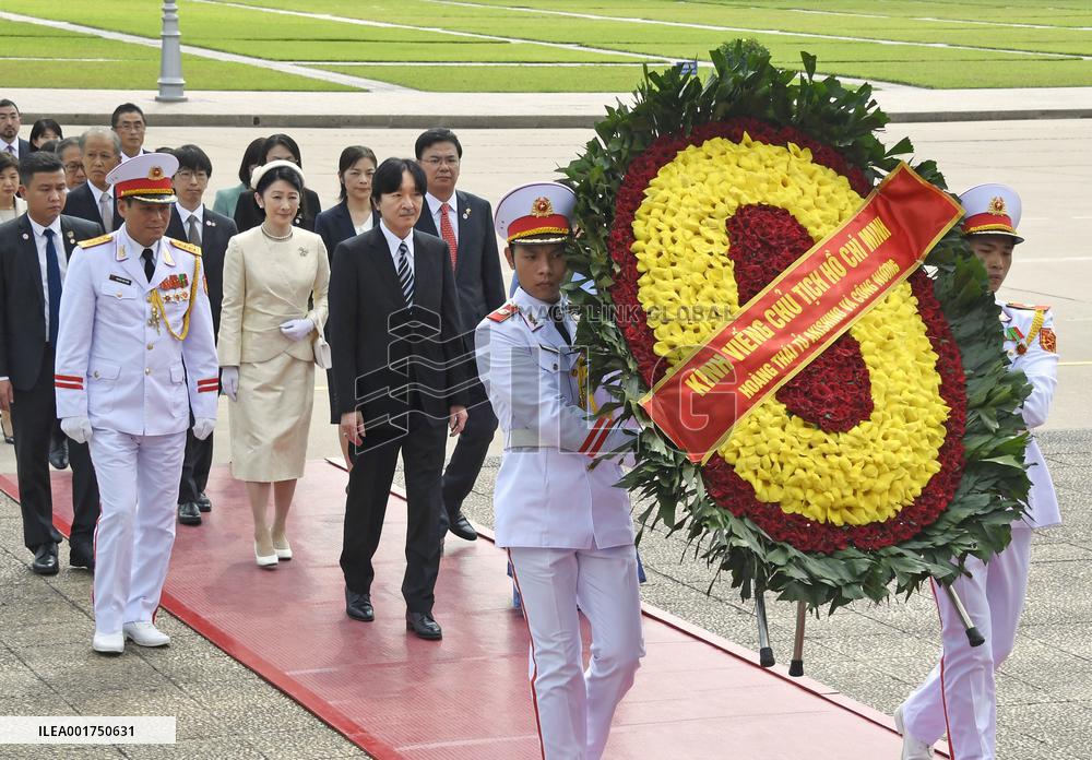 Japan crown prince, crown princess in Hanoi