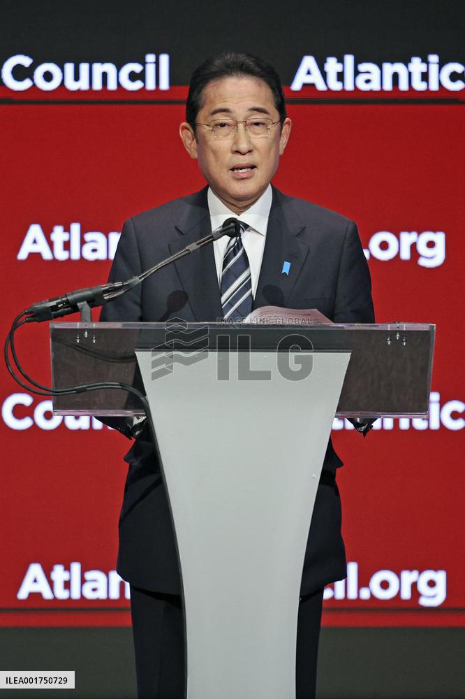 Japan PM Kishida gets award from U.S. think tank