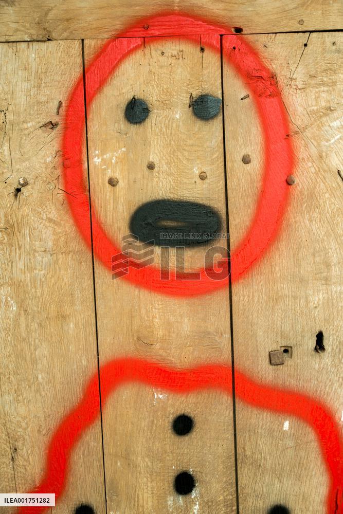 Zloty Exhibition - Paris