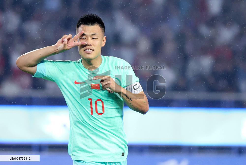 (SP)CHINA-HANGZHOU-ASIAN GAMES-FOOTBALL-MEN'S SECOND ROUND-GROUP A-MYA VS CHN (CN)