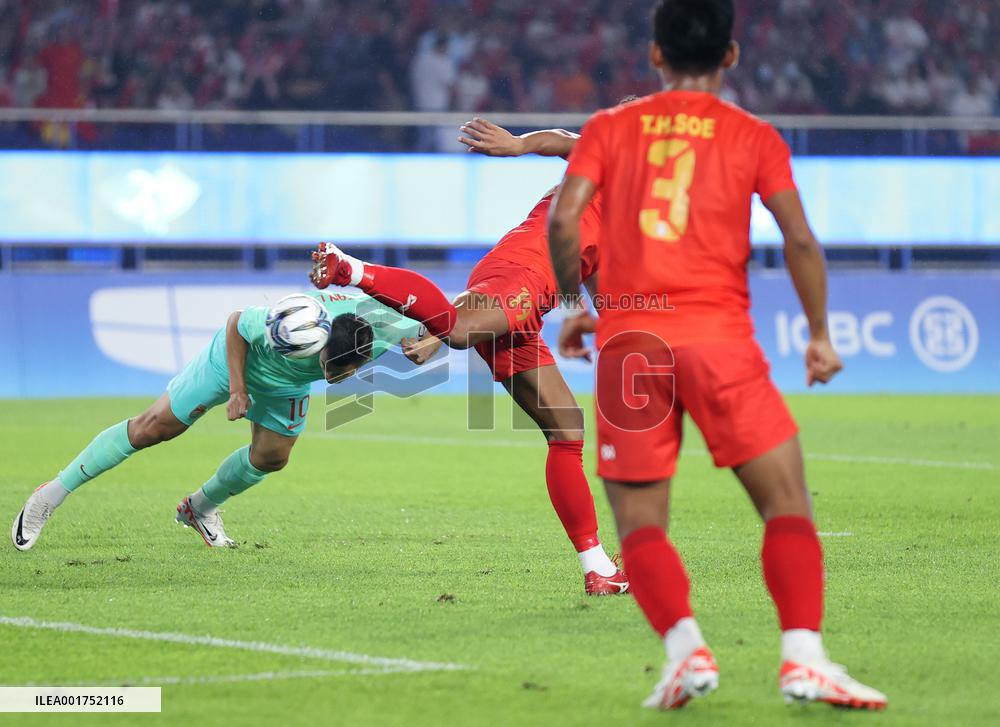 (SP)CHINA-HANGZHOU-ASIAN GAMES-FOOTBALL-MEN'S SECOND ROUND-GROUP A-MYA VS CHN (CN)