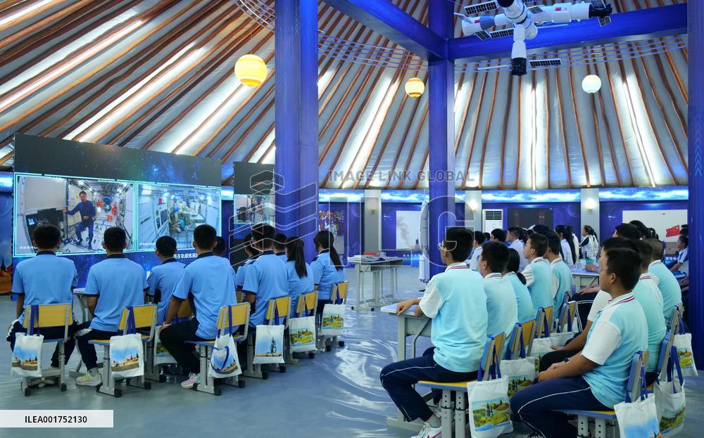 (EyesonSci)CHINA-SPACE STATION-FOURTH LIVE CLASS (CN)