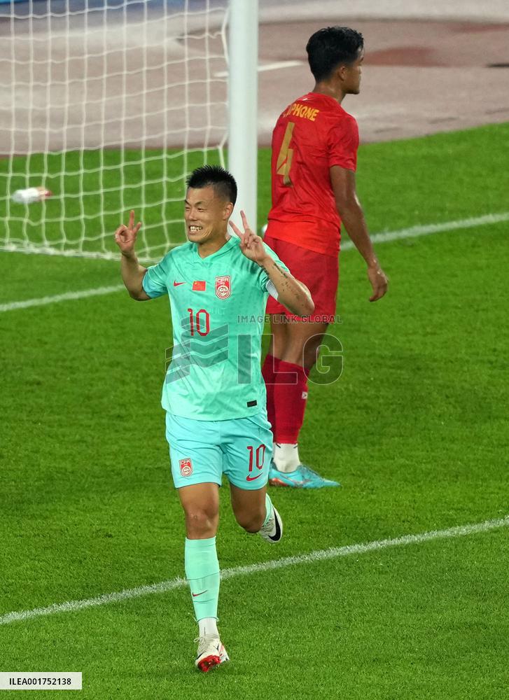 (SP)CHINA-HANGZHOU-ASIAN GAMES-FOOTBALL-MEN'S SECOND ROUND-GROUP A-MYA VS CHN (CN)