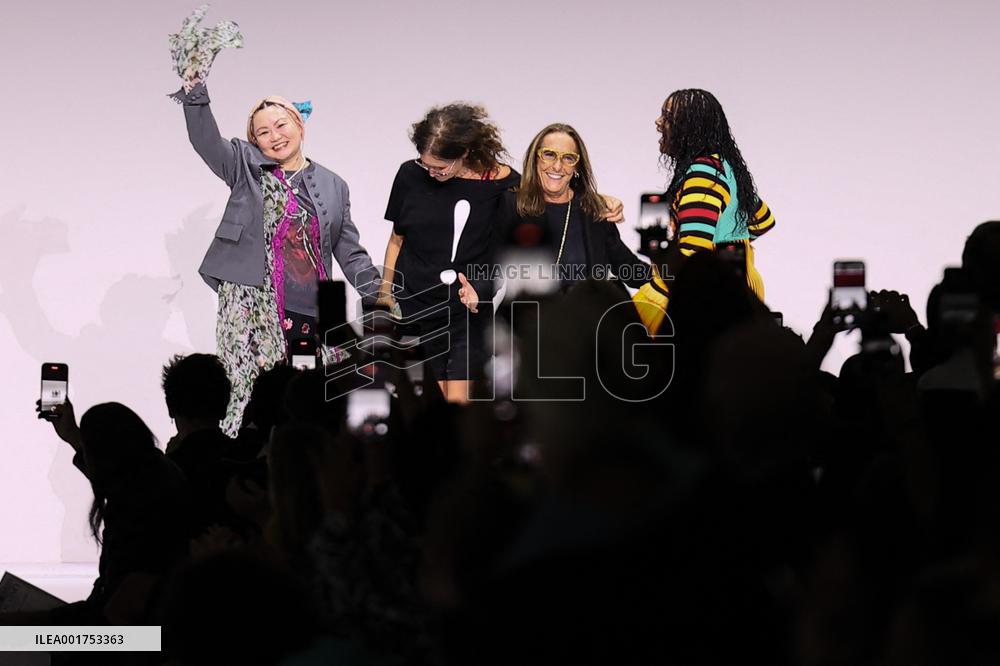 MFW - Moschino Runway