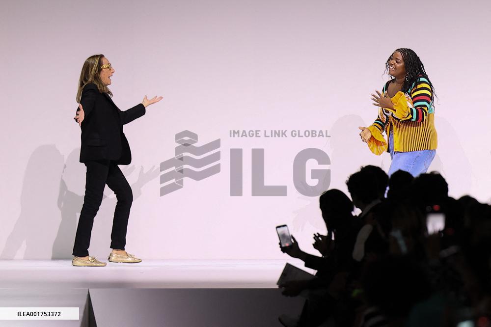 MFW - Moschino Runway