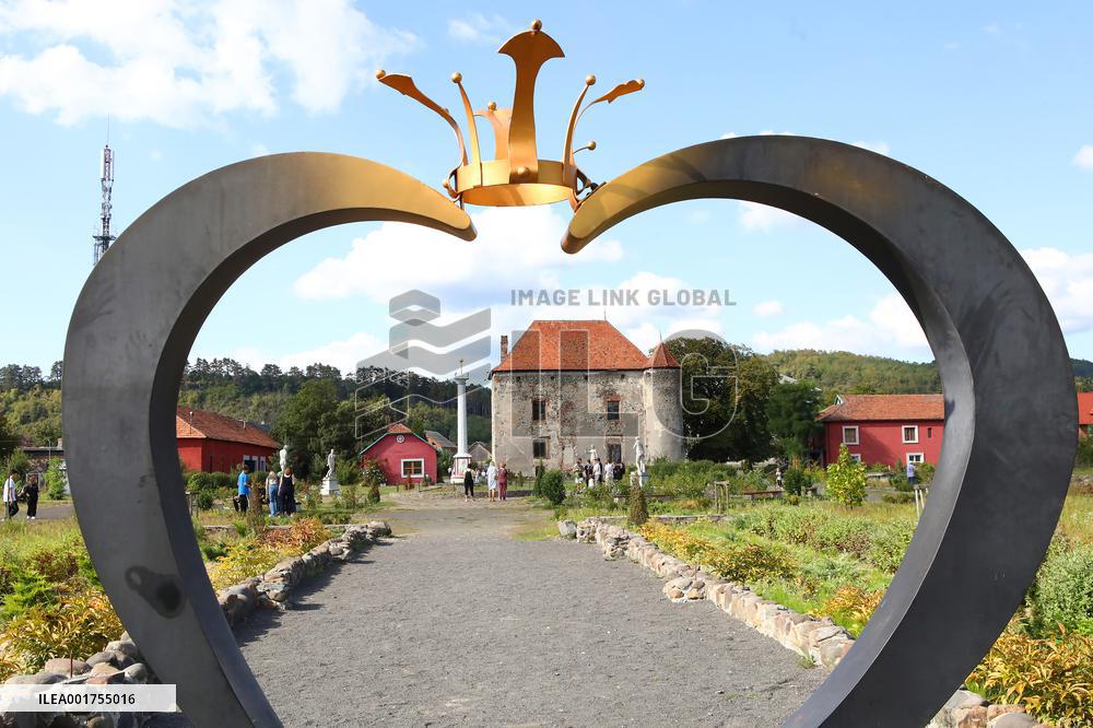 Chynadiiovo Castle