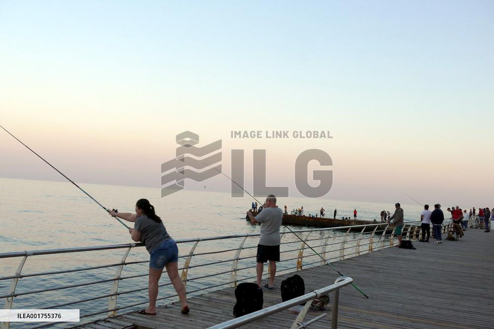 Fishing at Lanzheron beach in Odesa