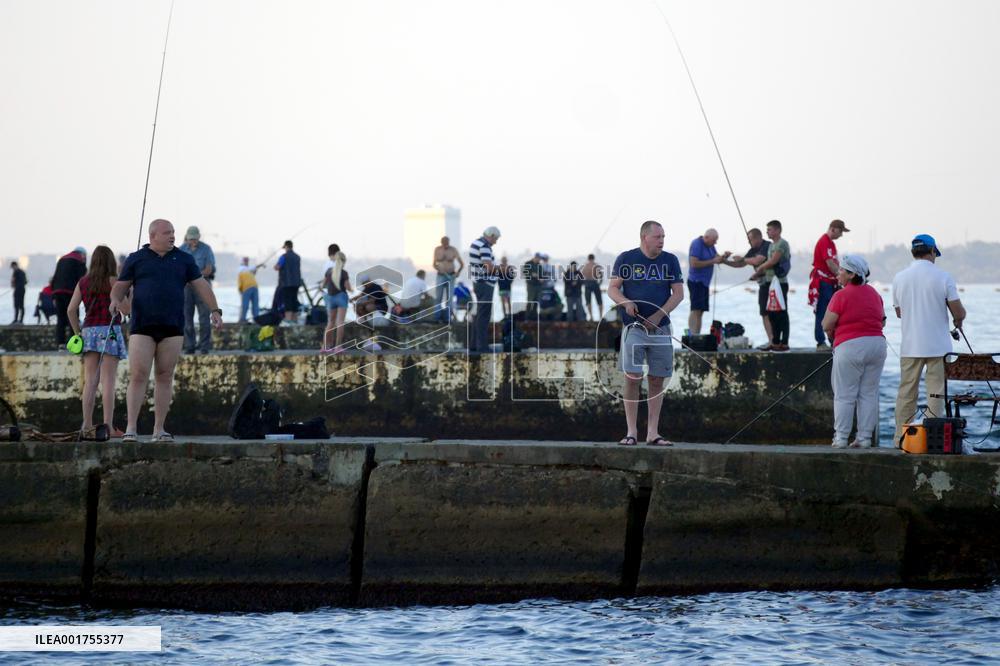 Fishing at Lanzheron beach in Odesa