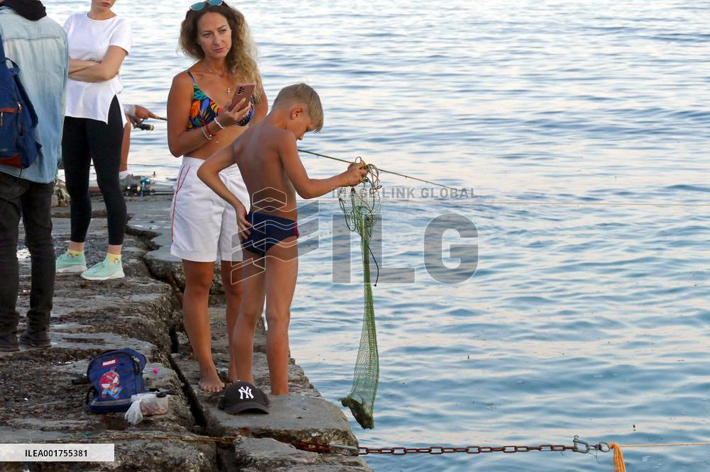 Fishing at Lanzheron beach in Odesa