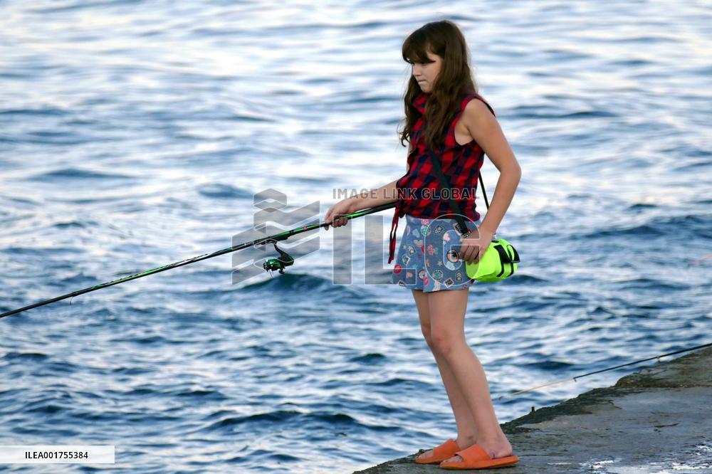 Fishing at Lanzheron beach in Odesa