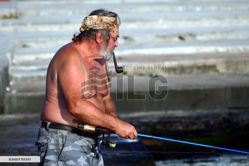 Fishing at Lanzheron beach in Odesa