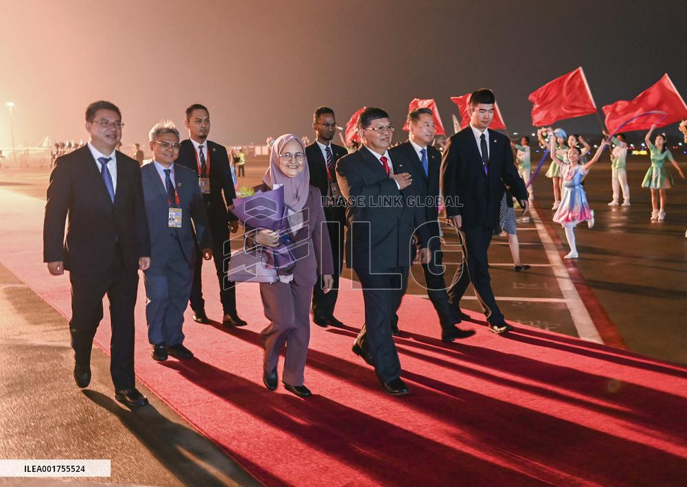 CHINA-ZHEJIANG-HANGZHOU-ASIAN GAMES-MALAYSIAN DEWAN RAKYAT SPEAKER-ARRIVAL (CN)