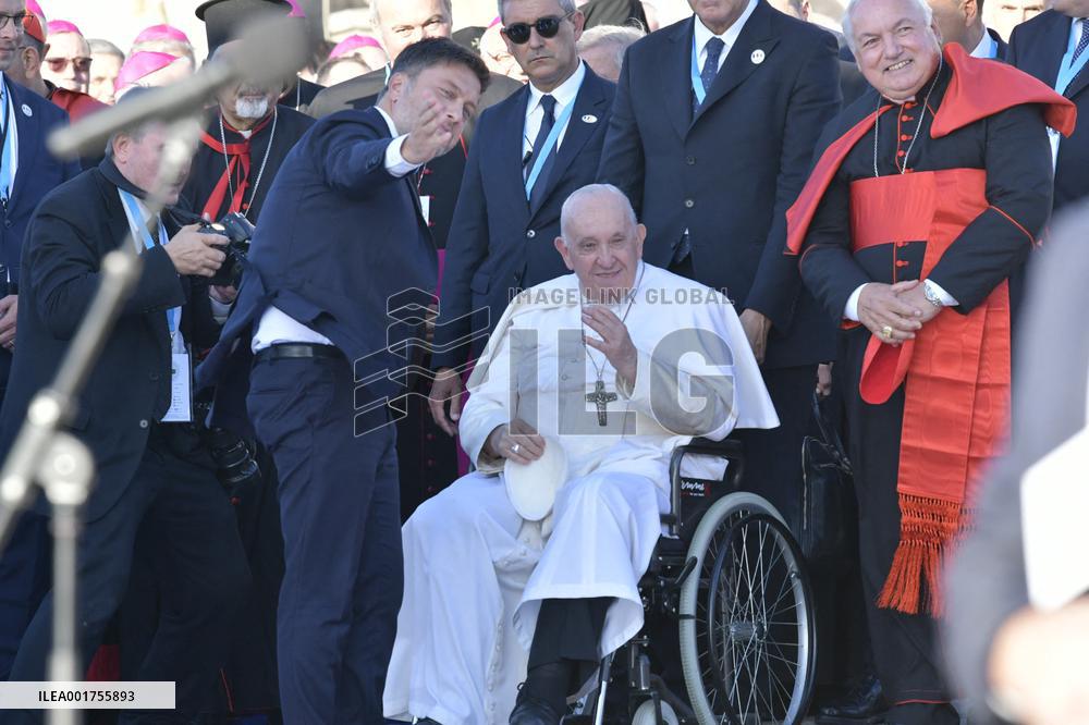 Pope Francis Visits Marseille - Tribute To Sailors And Migrants