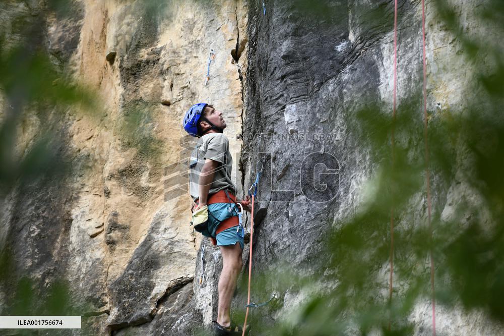 Climbing Challenge in Qianxinan
