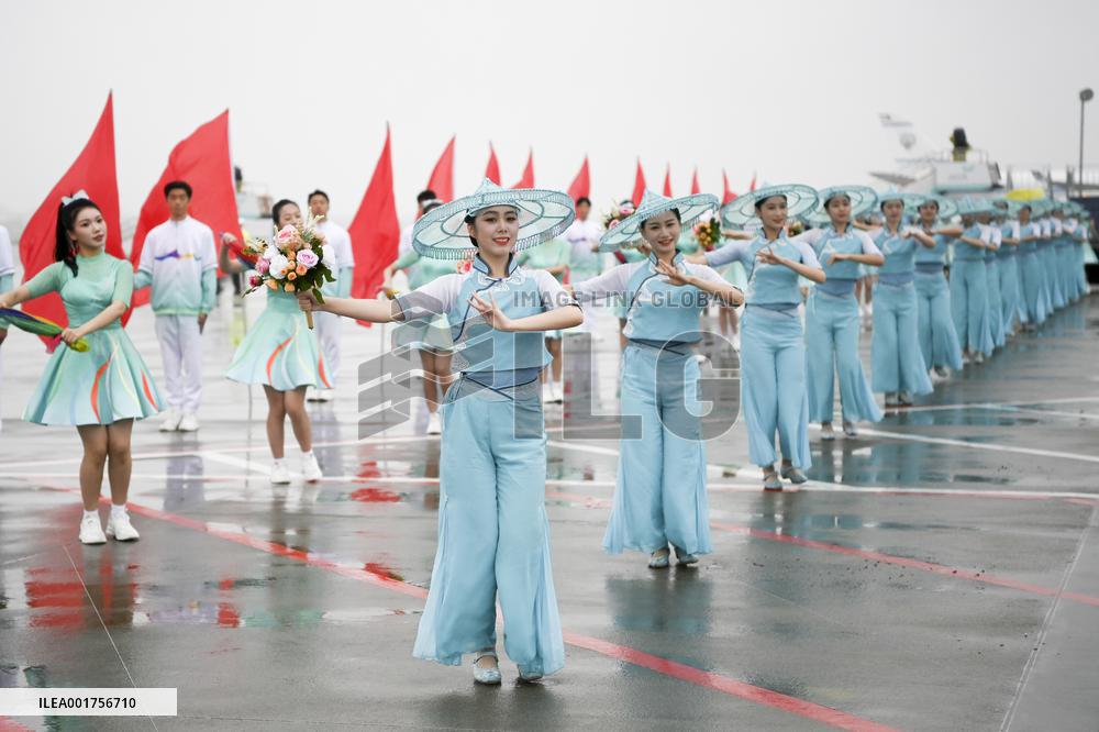 CHINA-ZHEJIANG-HANGZHOU-ASIAN GAMES-NEPALESE PM-ARRIVAL (CN)