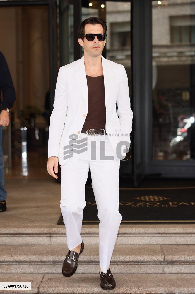 MFW - Mark Ronson Exits His Hotel