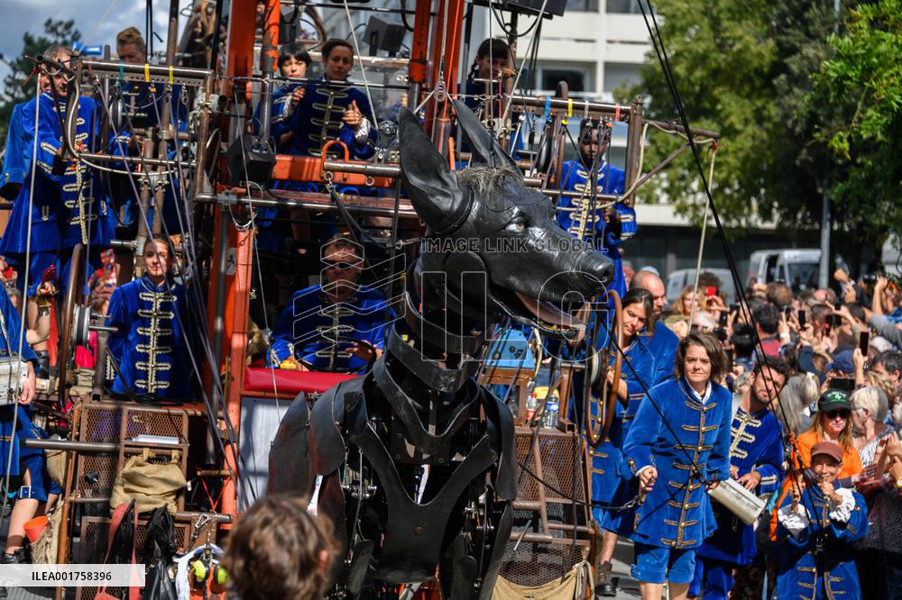 Parade of Royal de Luxe Machines - Saint Herblain