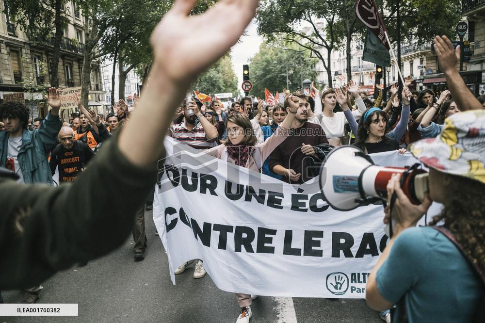 Demonstration " against police violence and systemic racism " - Paris