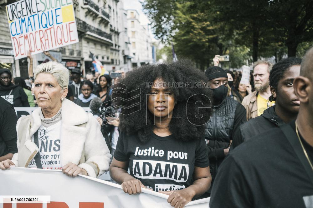 Demonstration " against police violence and systemic racism " - Paris
