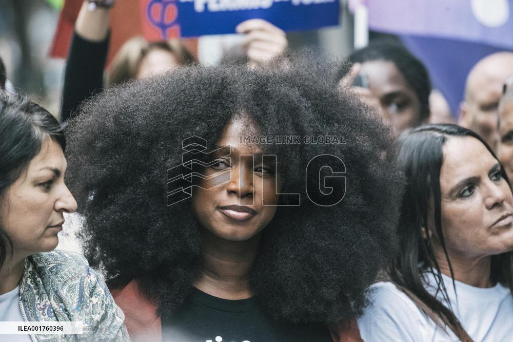 Demonstration " against police violence and systemic racism " - Paris