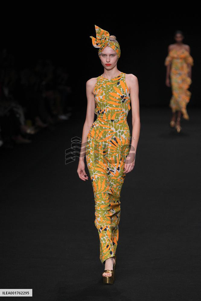 MFW - Chiara Boni La Petite Robe Runway