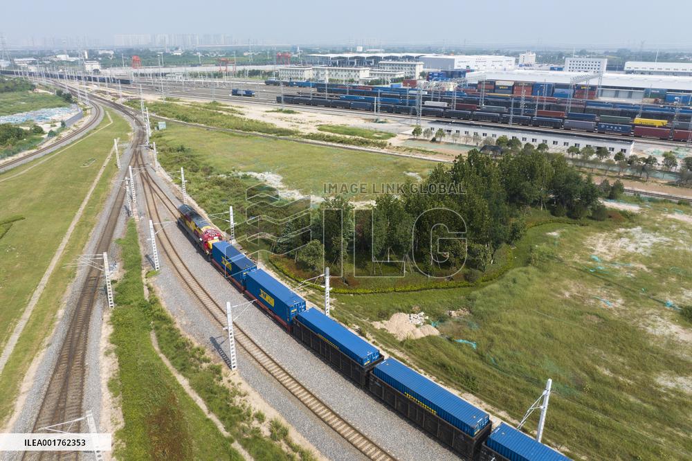 CHINA-SHAANXI-XI'AN-BRI-FREIGHT TRAIN-INT'L PORT (CN)