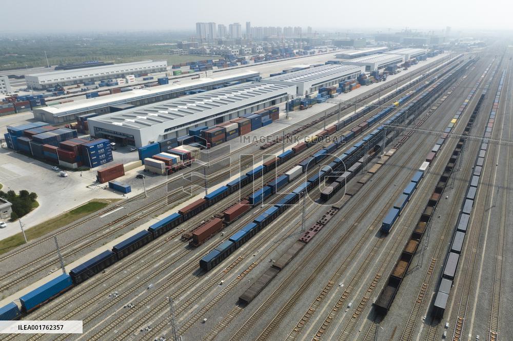 CHINA-SHAANXI-XI'AN-BRI-FREIGHT TRAIN-INT'L PORT (CN)