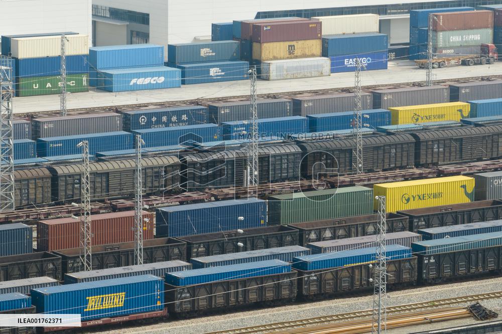 CHINA-SHAANXI-XI'AN-BRI-FREIGHT TRAIN-INT'L PORT (CN)