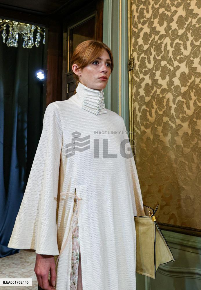 ITALY-MILAN-FASHION WEEK-CHINA-YI ETHNIC GROUP-EMBROIDERY