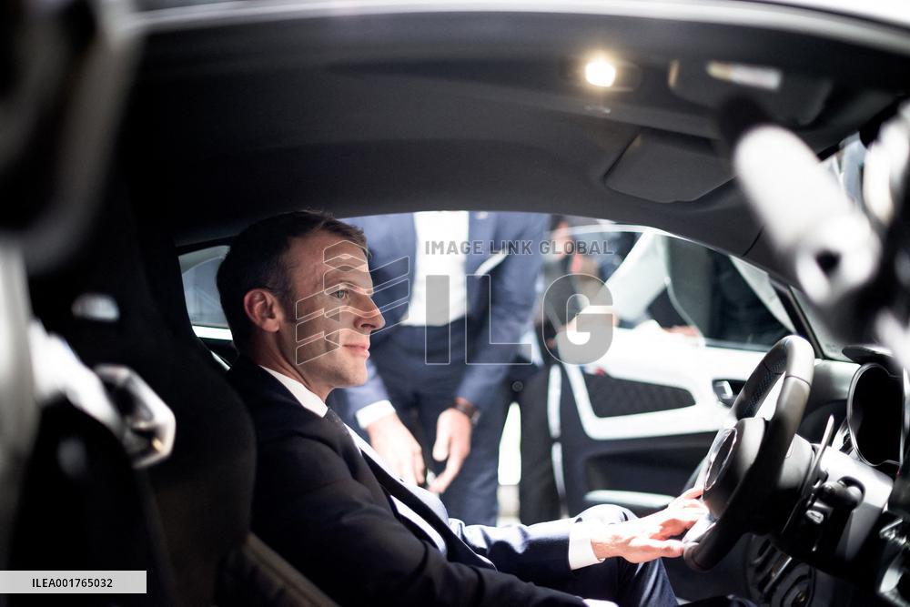 Macron Loves Wheels