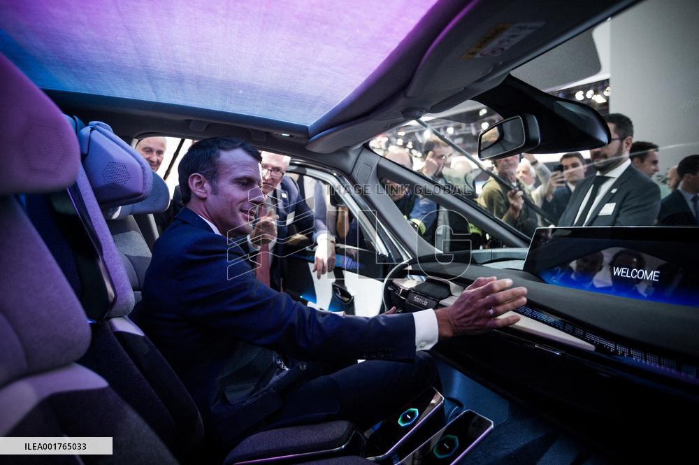 Macron Loves Wheels