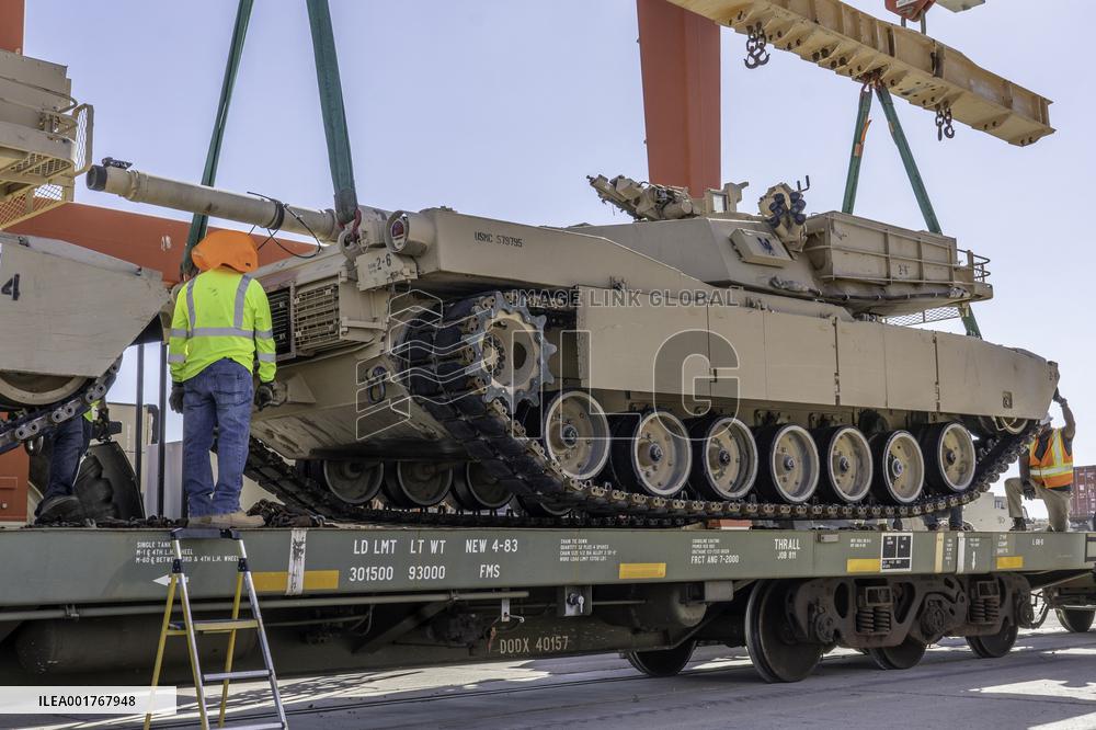 U.S. Abrams Tanks Reach Ukraine