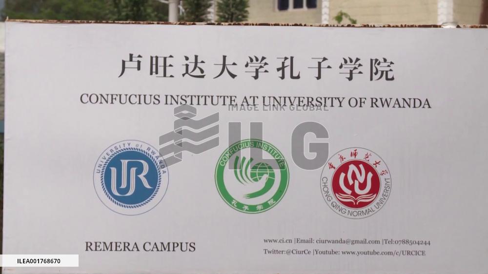 People brave bad weather to attend Chinese Cultural Exhibition in Rwanda's capital