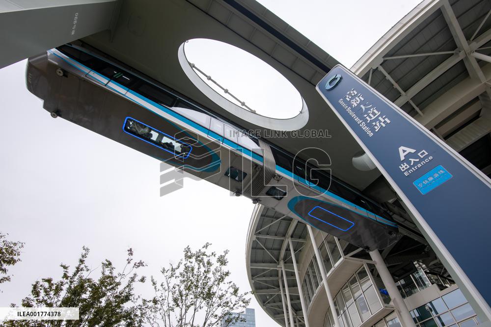 CHINA-HUBEI-WUHAN-COMMERCIAL SUSPENDED MONORAIL LINE-OPERATION (CN)