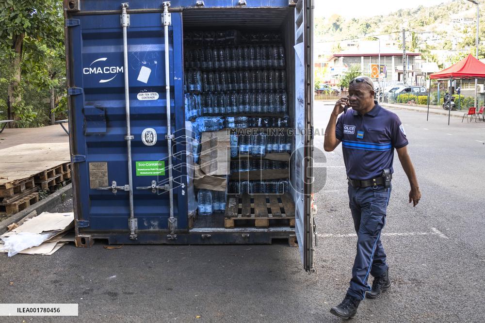 600000 liters of bottled water distribued In Mayotte