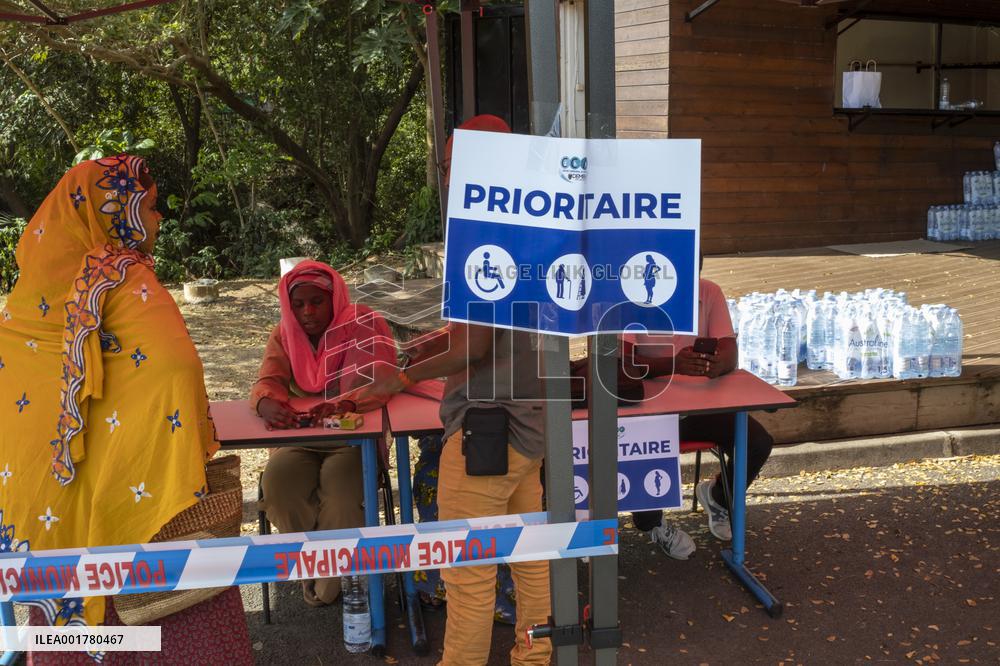 600000 liters of bottled water distribued In Mayotte