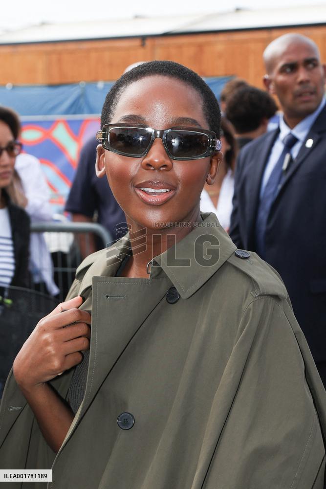 PFW - Christian Dior Womenswear Spring/Summer 2024 - Arrivals NB