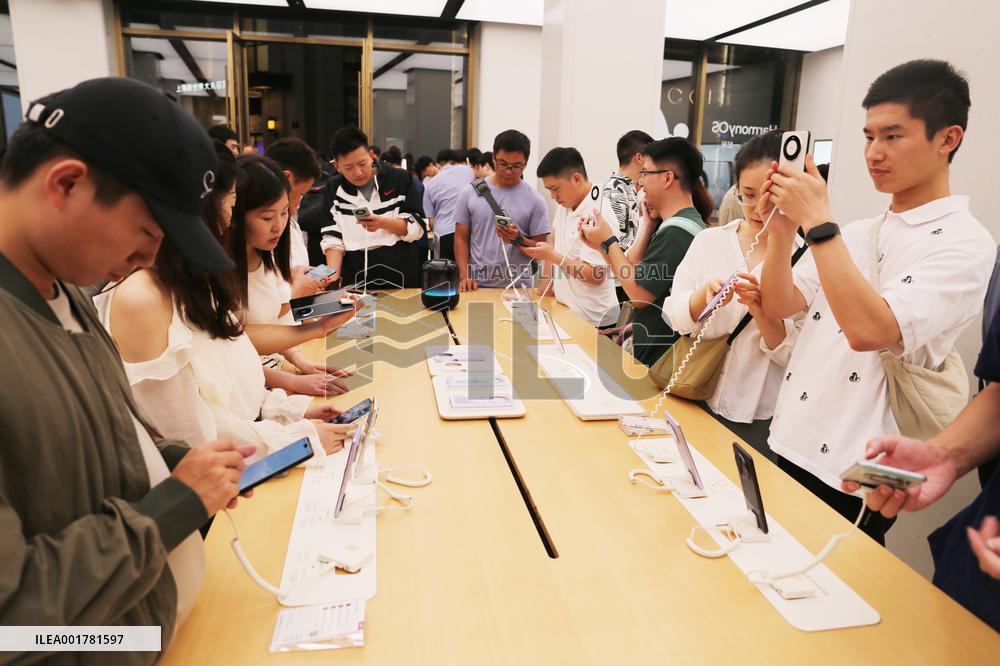 Huawei Store in Shanghai