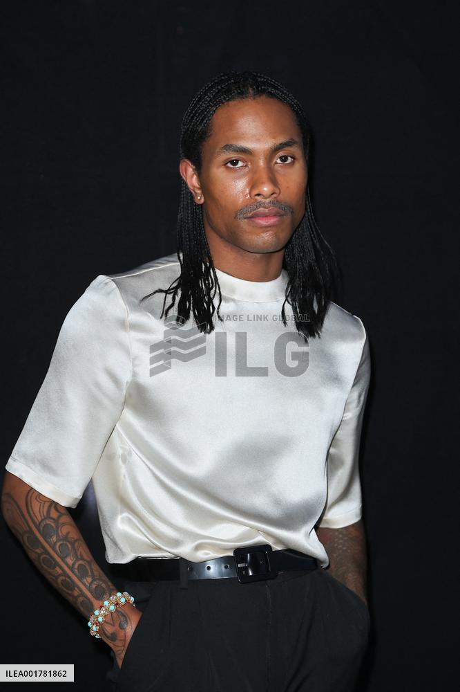 PFW - Saint Laurent Womenswear Spring/Summer 2024 - Photocall NB