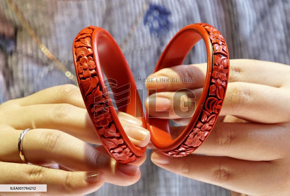 (MASTER OF CRAFTS)CHINA-BEIJING-CARVED LACQUER-INHERITOR (CN)