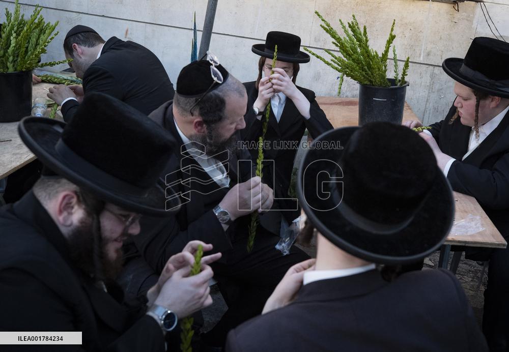 MIDEAST-JERUSALEM-SUKKOT-PREPARATION