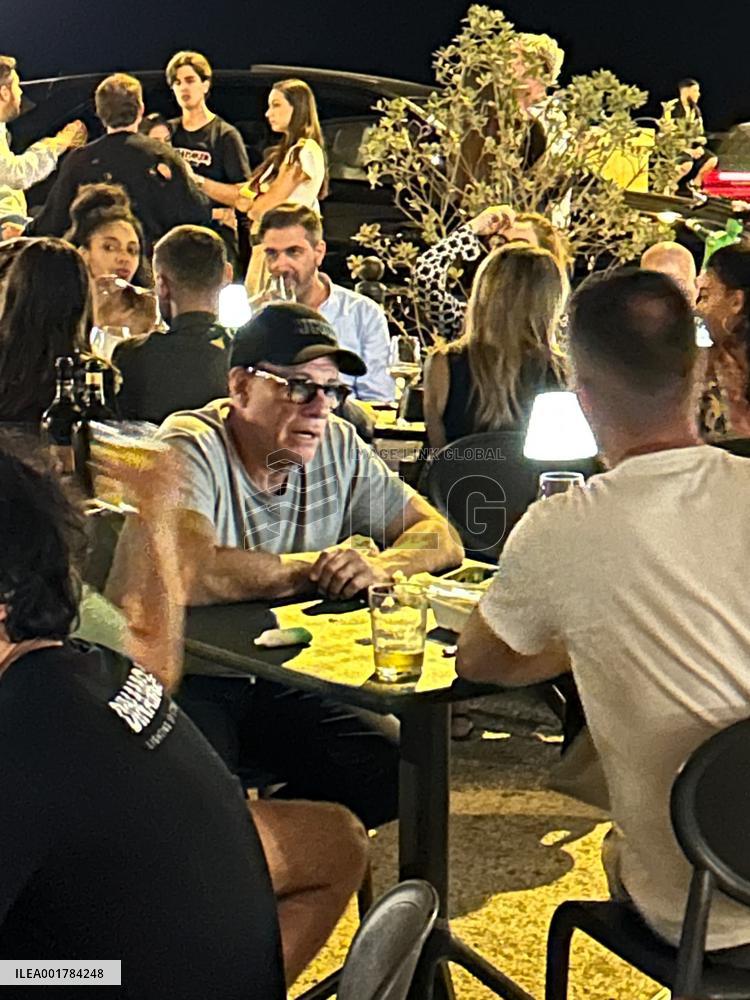 Jean-Claude Van Damme During A Dinner With Friends - Italy