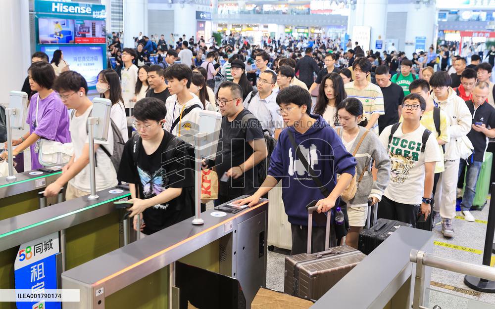 National Day Holiday Traffic Peak in China