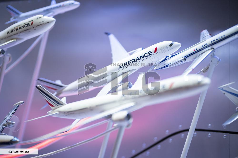 90th Anniversary Of Air France At The Galeries Lafayette - Paris