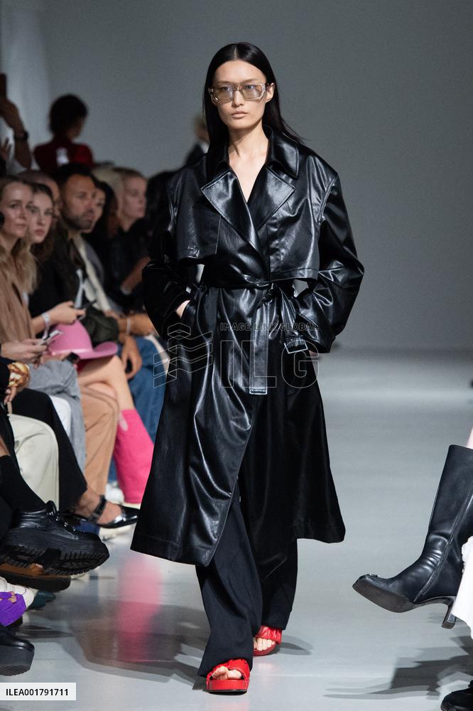 PFW Gauchere Runway